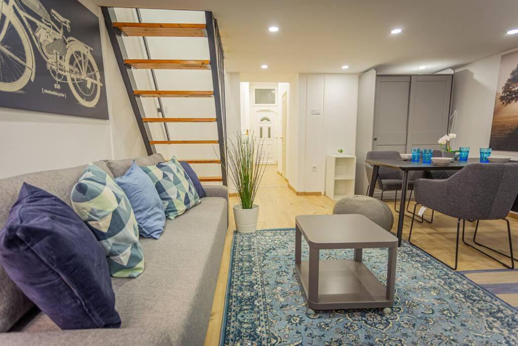 Апартаменти Cosy Flat In The Dob Street - Sapphire Будапешт Екстер'єр фото